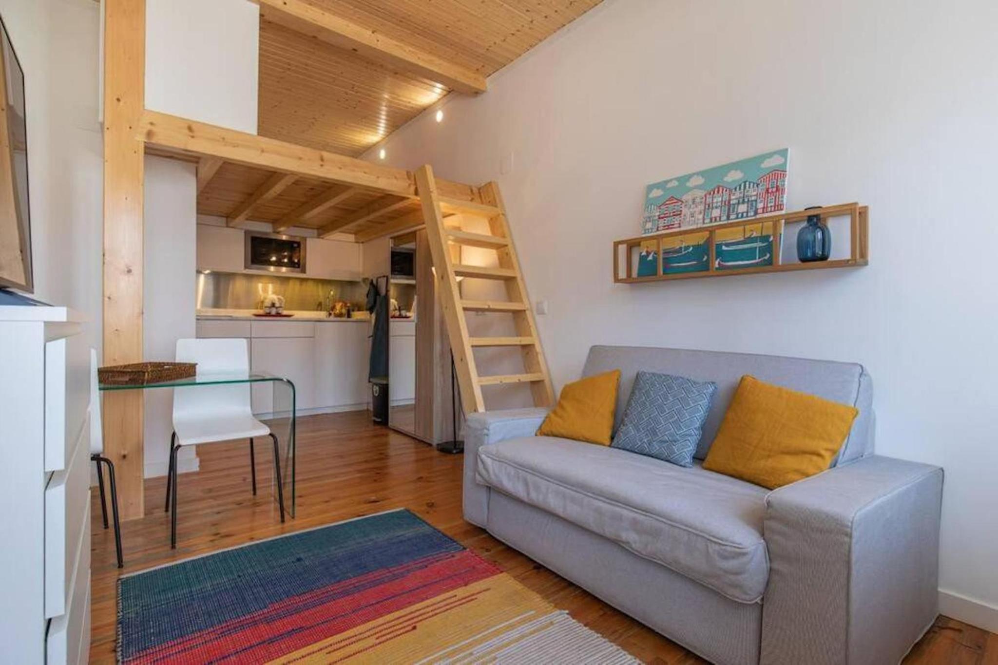 Tiny retreat in Lisbon view 5