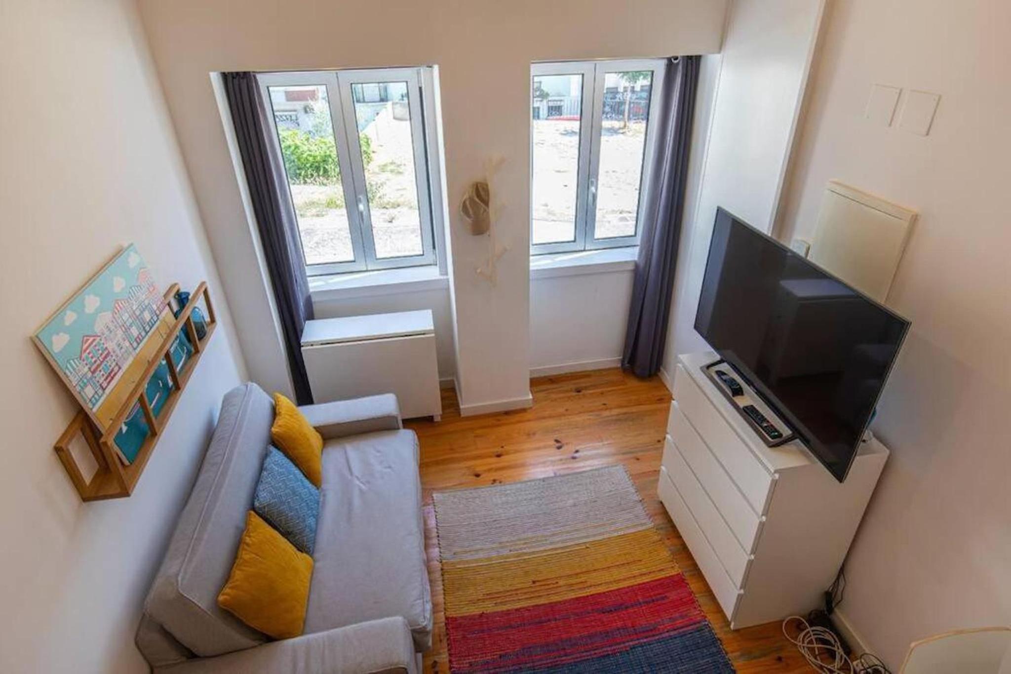 Tiny retreat in Lisbon view 3