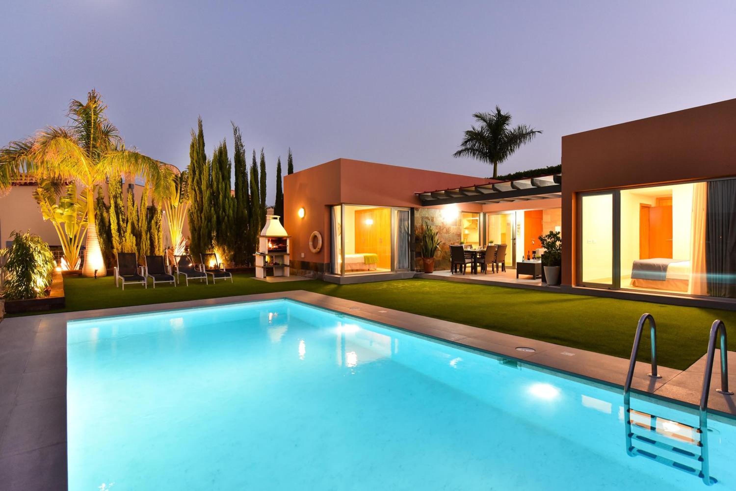 Villa Salobre Golf Ocho | Luxury Retreat in Gran Canaria | Private Outdoor Heatable Pool | BBQ Facilities | Shaded Outdoor Dining Area | Salobre Golf Resor photo 3