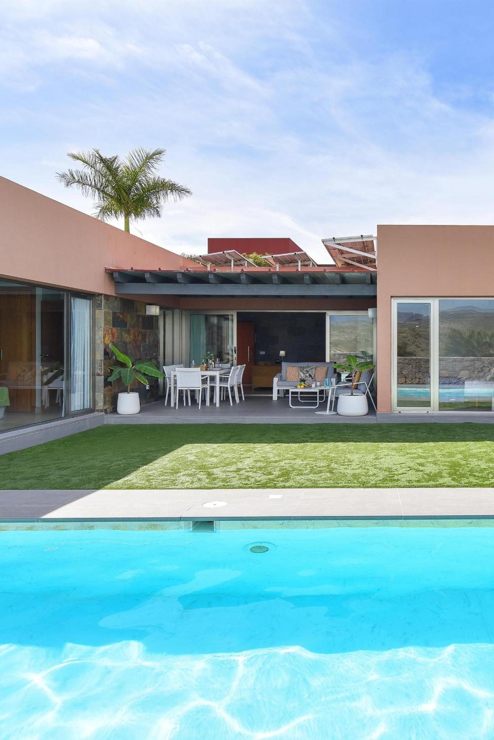 Villa Salobre Golf Ocho | Luxury Retreat in Gran Canaria | Private Outdoor Heatable Pool | BBQ Facilities | Shaded Outdoor Dining Area | Salobre Golf Resor photo 3