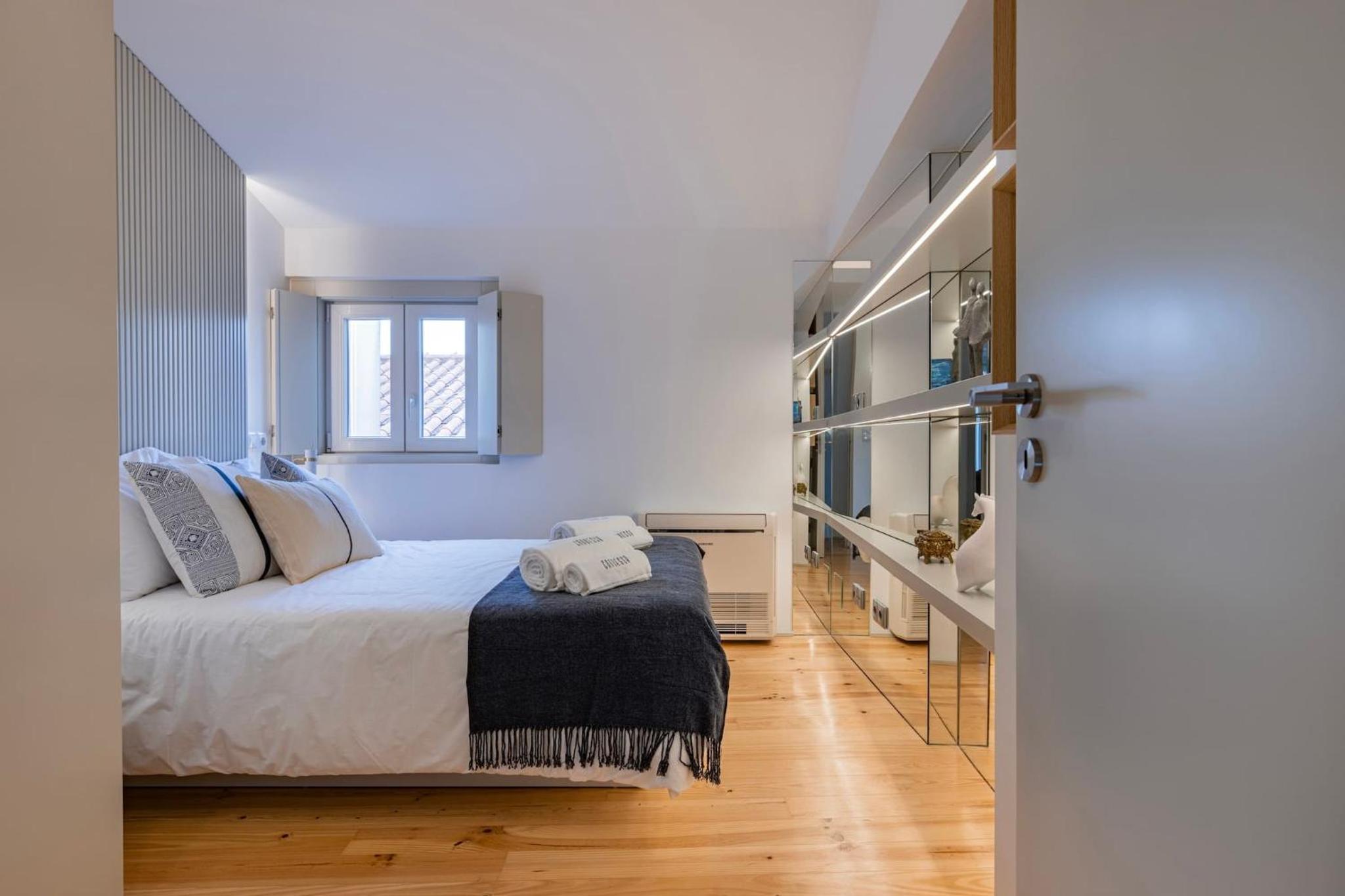 Condessa IV by Innkeeper view 4