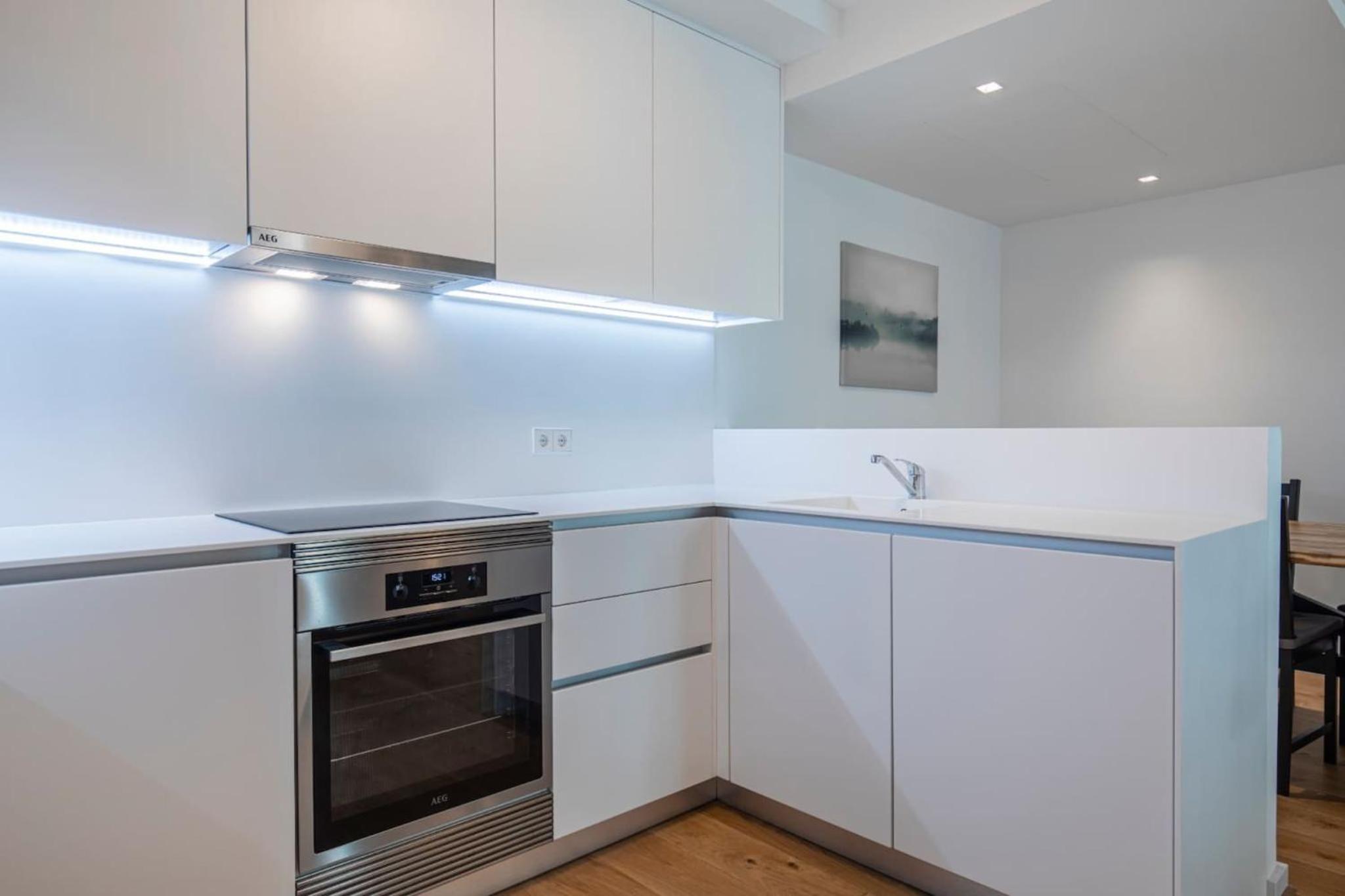 Fabulous 2 Bedroom by Innkeeper view 3