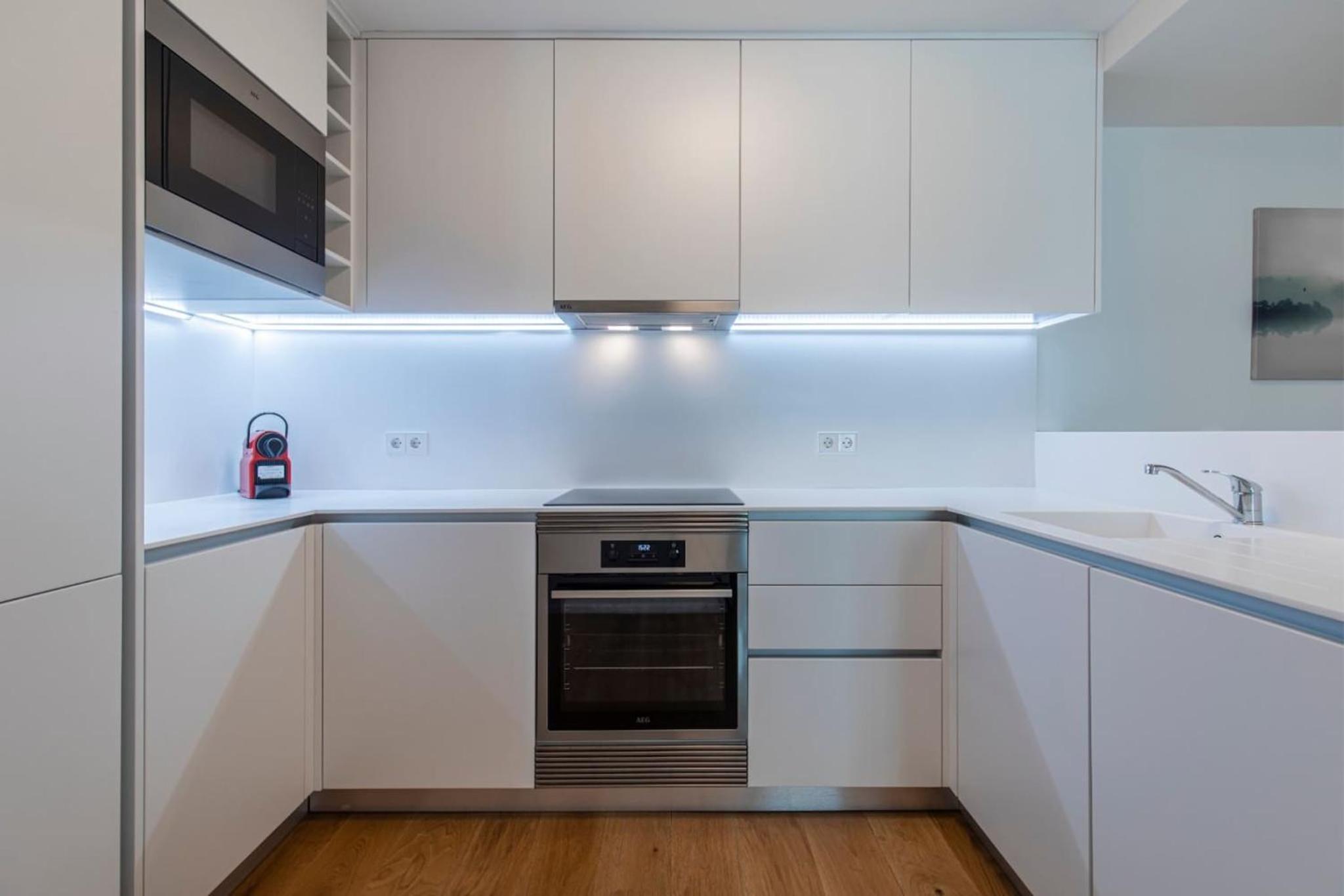 Fabulous 2 Bedroom by Innkeeper view 4