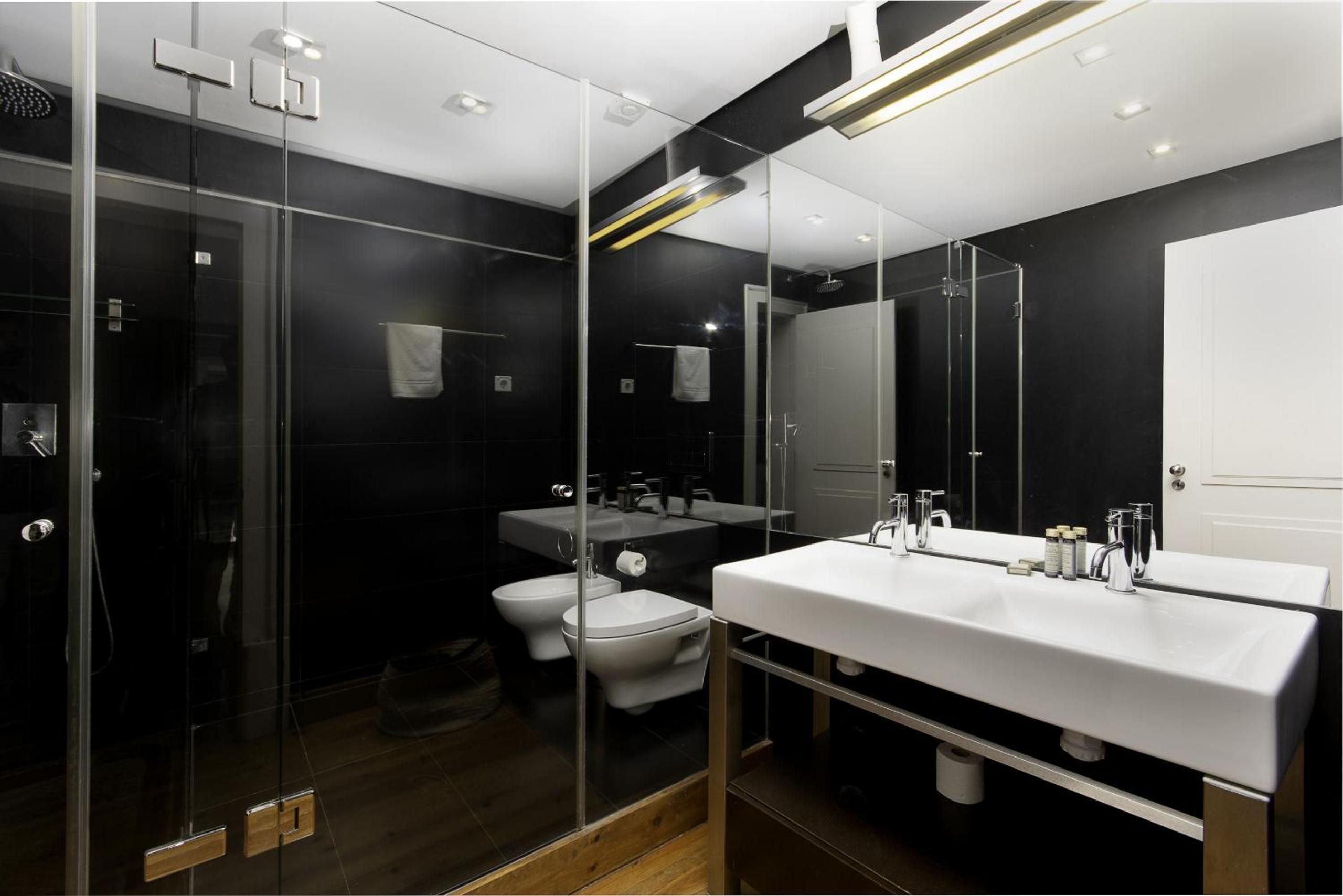 Dockside Apartment by Innkeeper view 5