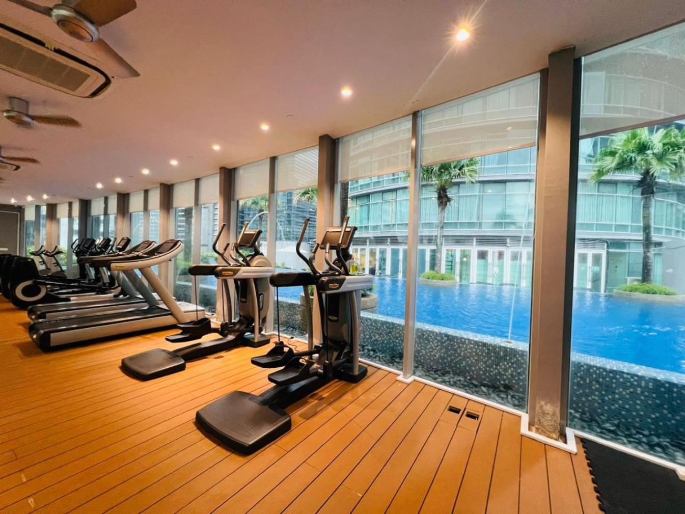 Vortex Suites KLCC By Cozy White