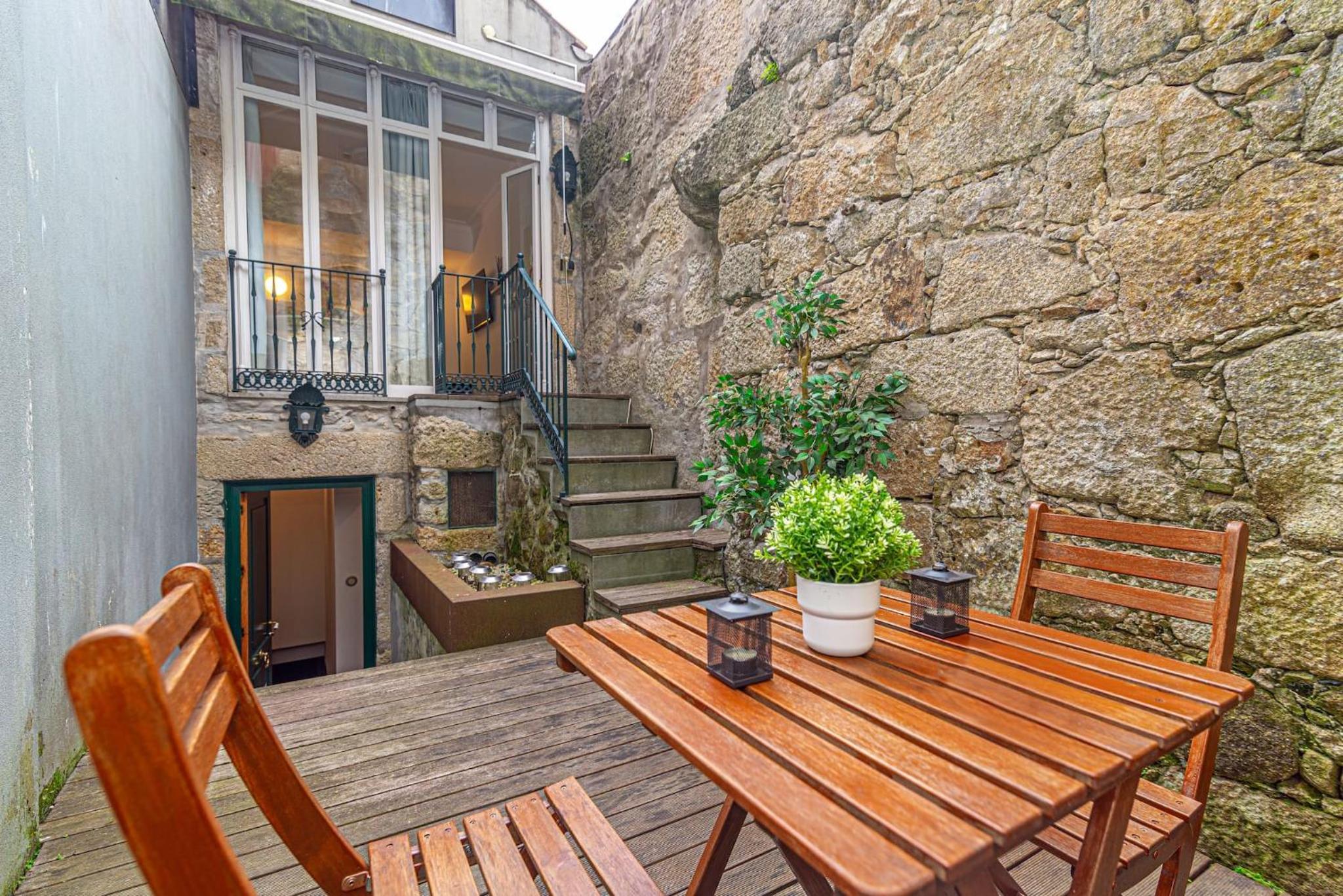 Sandeman's Apartment by Innkeeper view 2