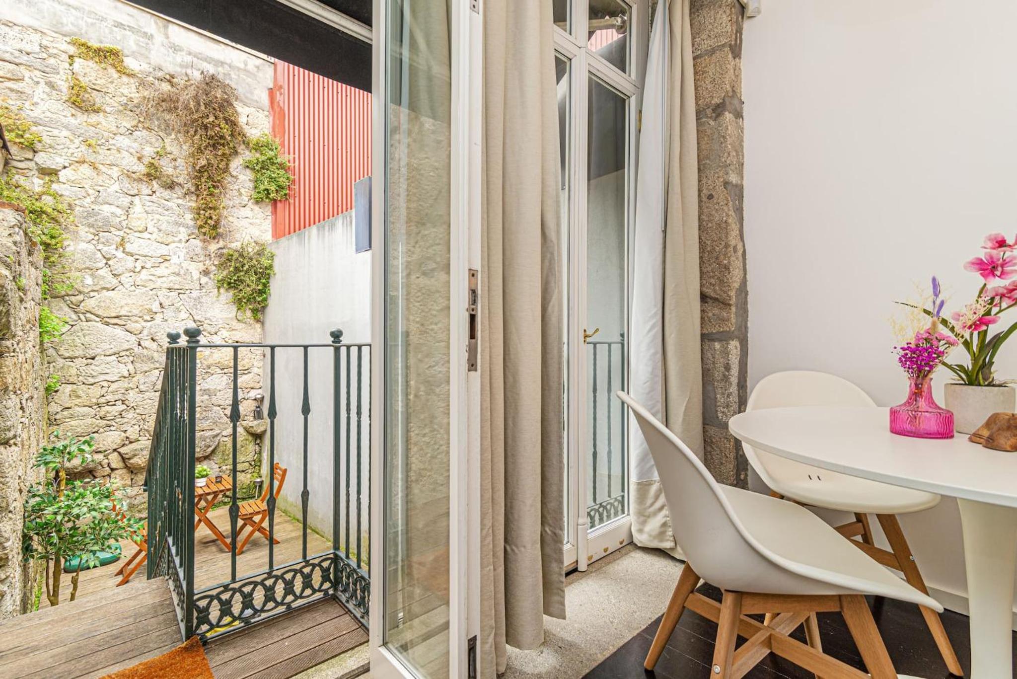 Sandeman's Apartment by Innkeeper view 4