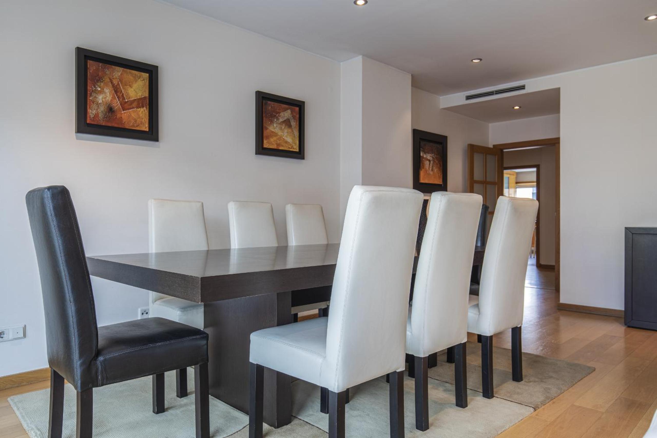 2 Bedroom Large apartment By Innkeeper