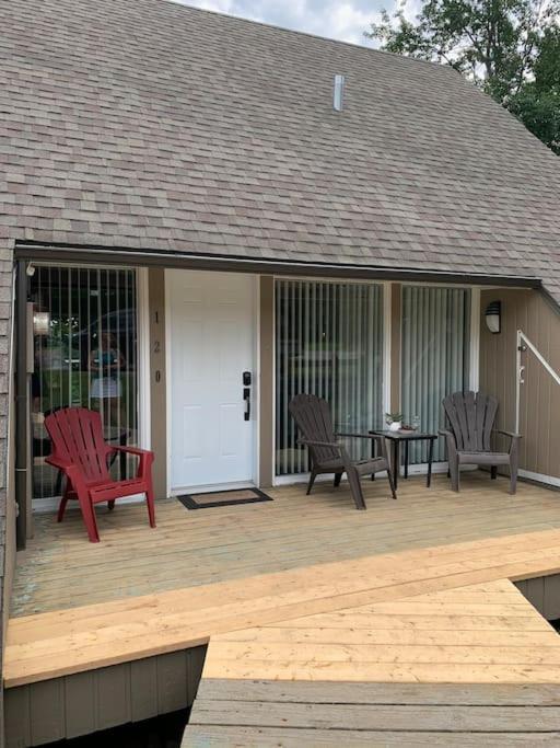 Chalet familial en nature près du Mont-Ste-Anne SKI FOYER PISCINE