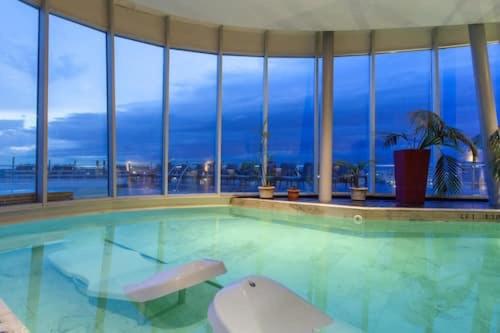 Condominio WYNDHAM NORDELTA DESAYUNO INCLUIDO PISCINA OPCIONAL ARANCELADA !!!!!