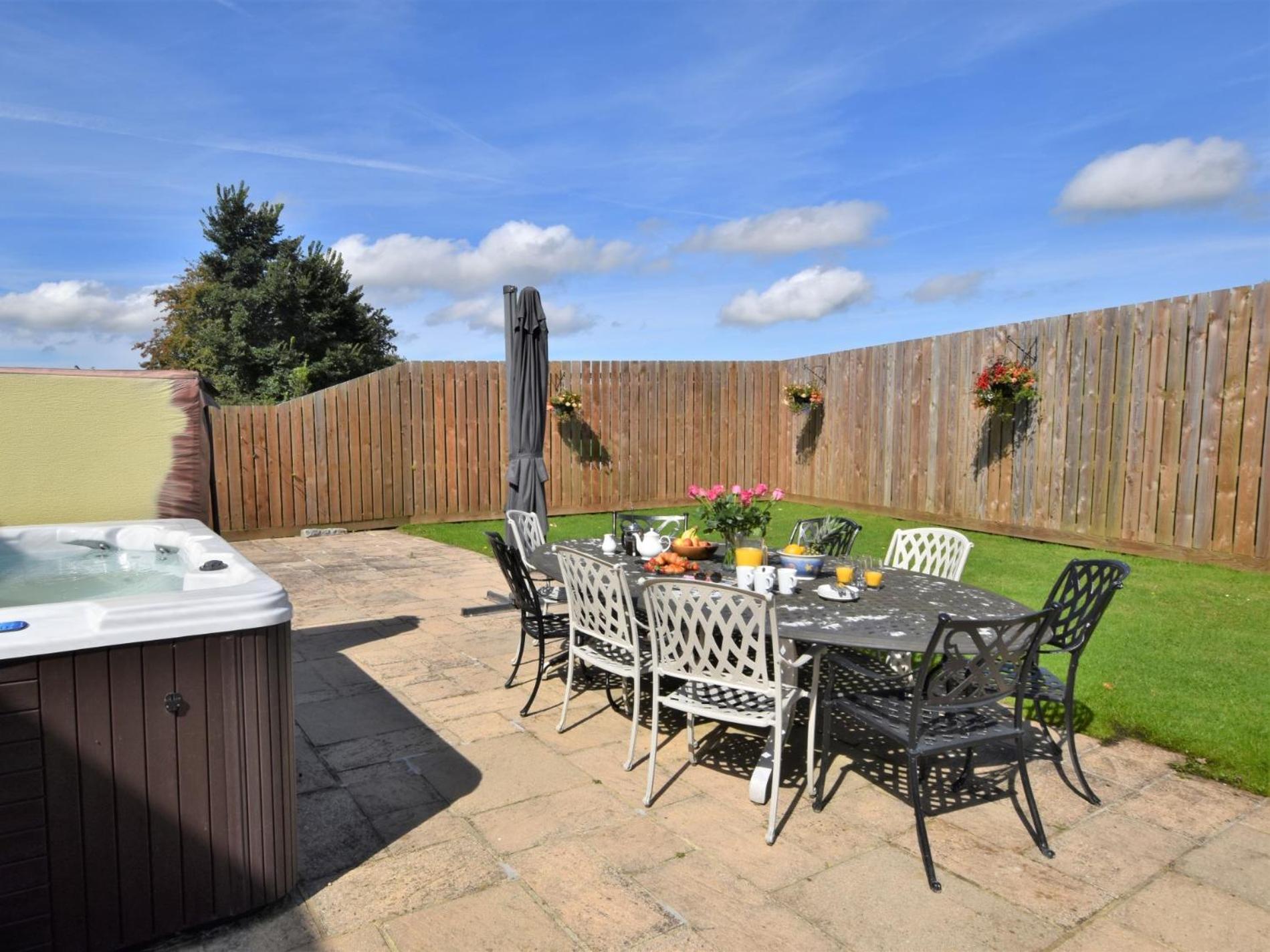 5 Bed in Wadebridge oc-tbart view 2