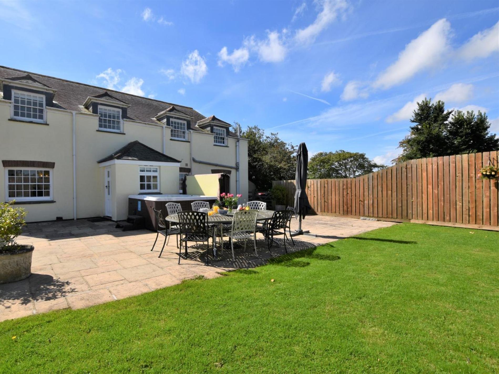 5 Bed in Wadebridge oc-tbart view 3
