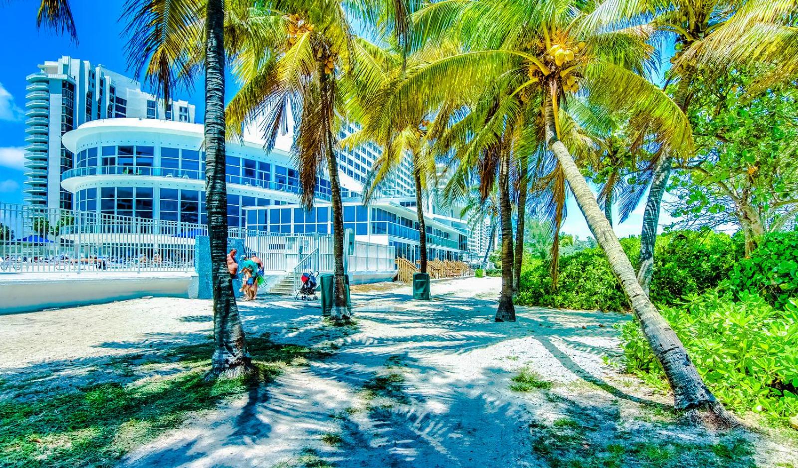 Castle 830 OceanView Balcony Studio, Pool, Tennis, Free Parking view 2