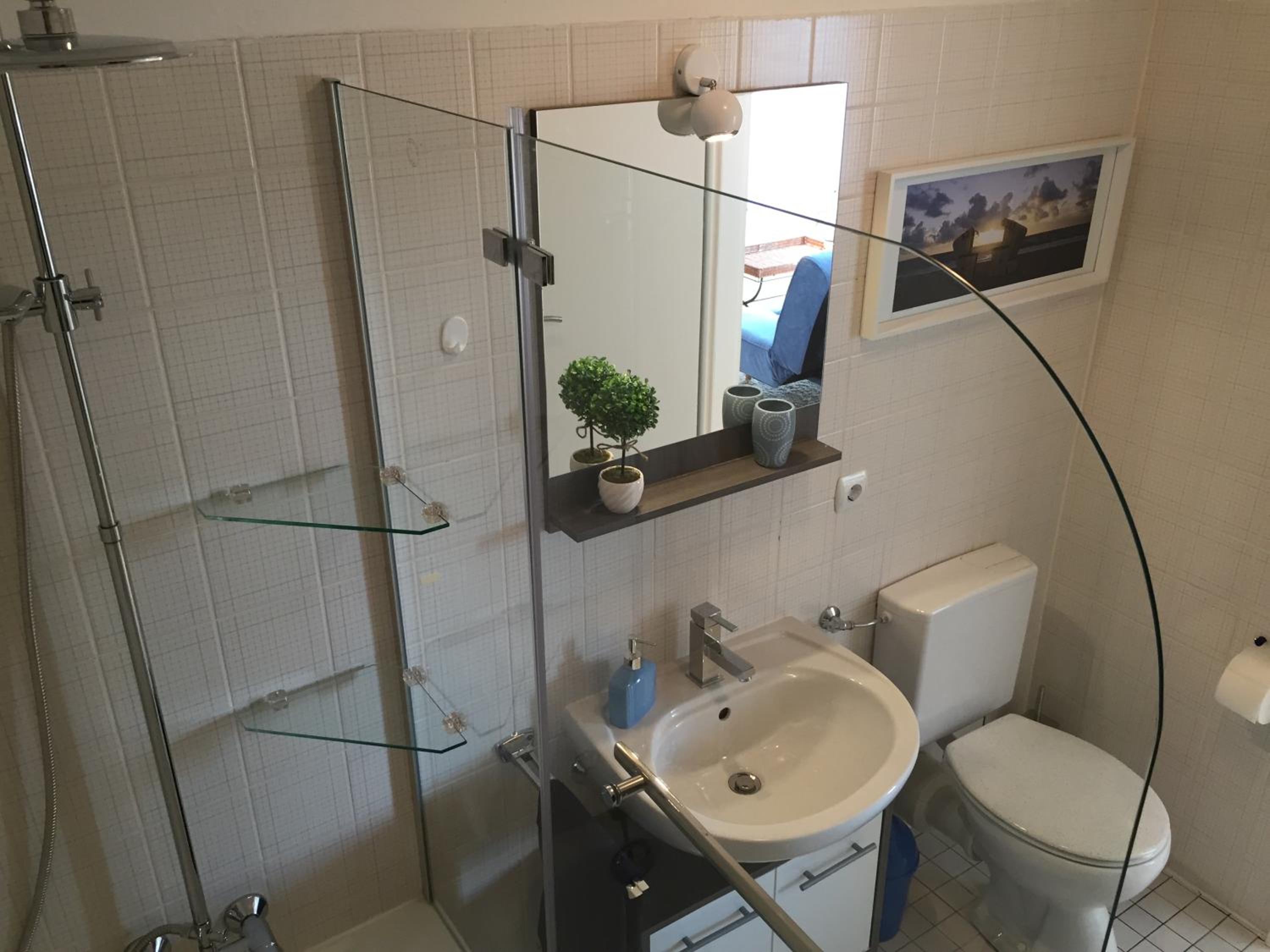 Central Studio with mini balcony