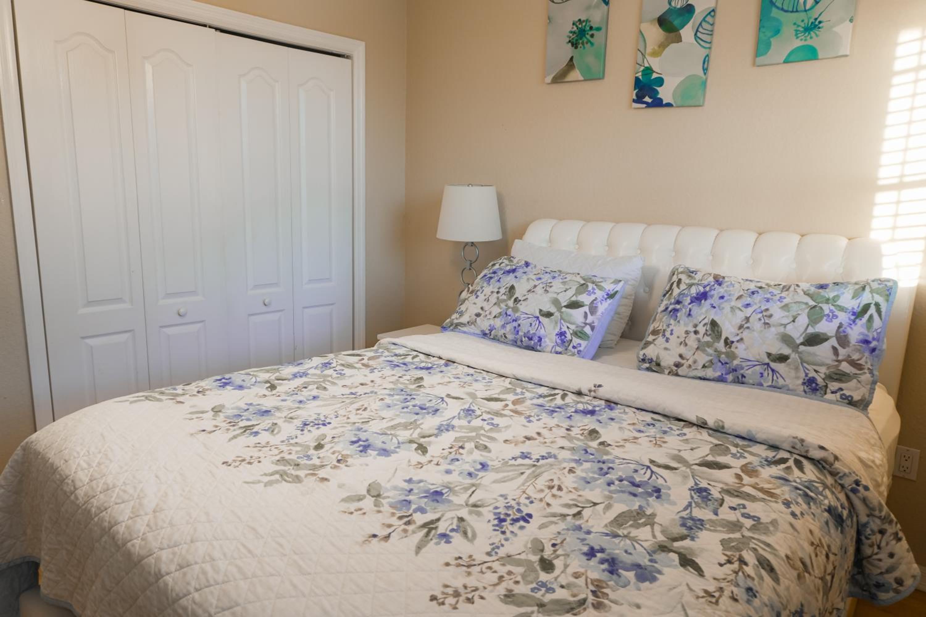 The Miamiville - Hidden Gem with Free Parking