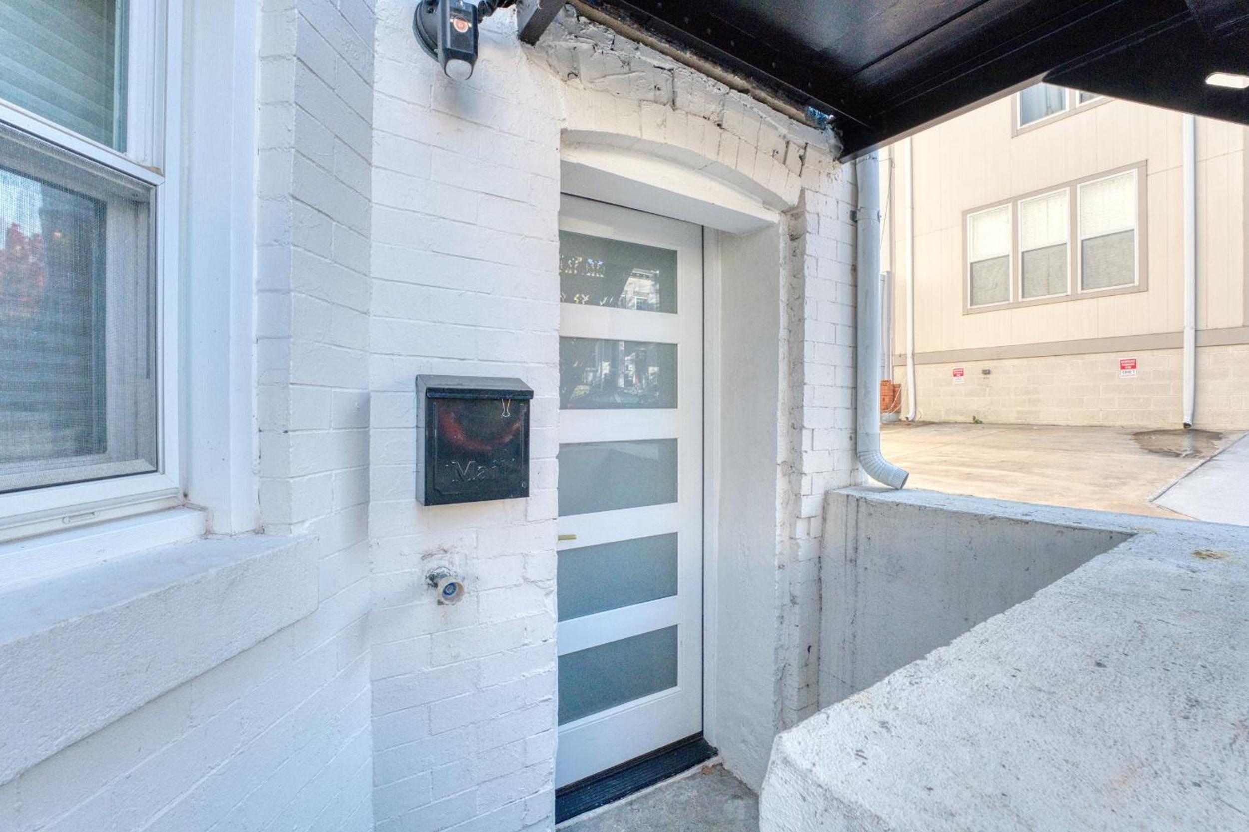 Luxury H St Private Apartment view 3
