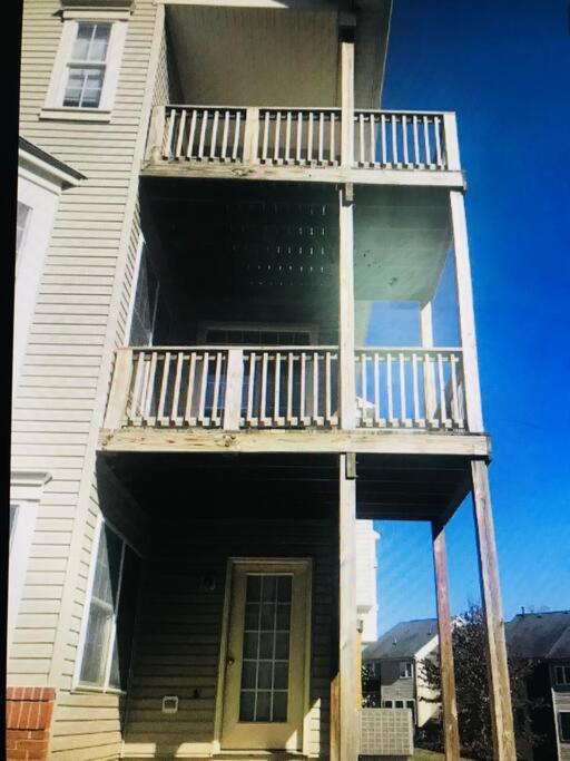 Sunny townhouse 3 bedroom walk to shops view 3