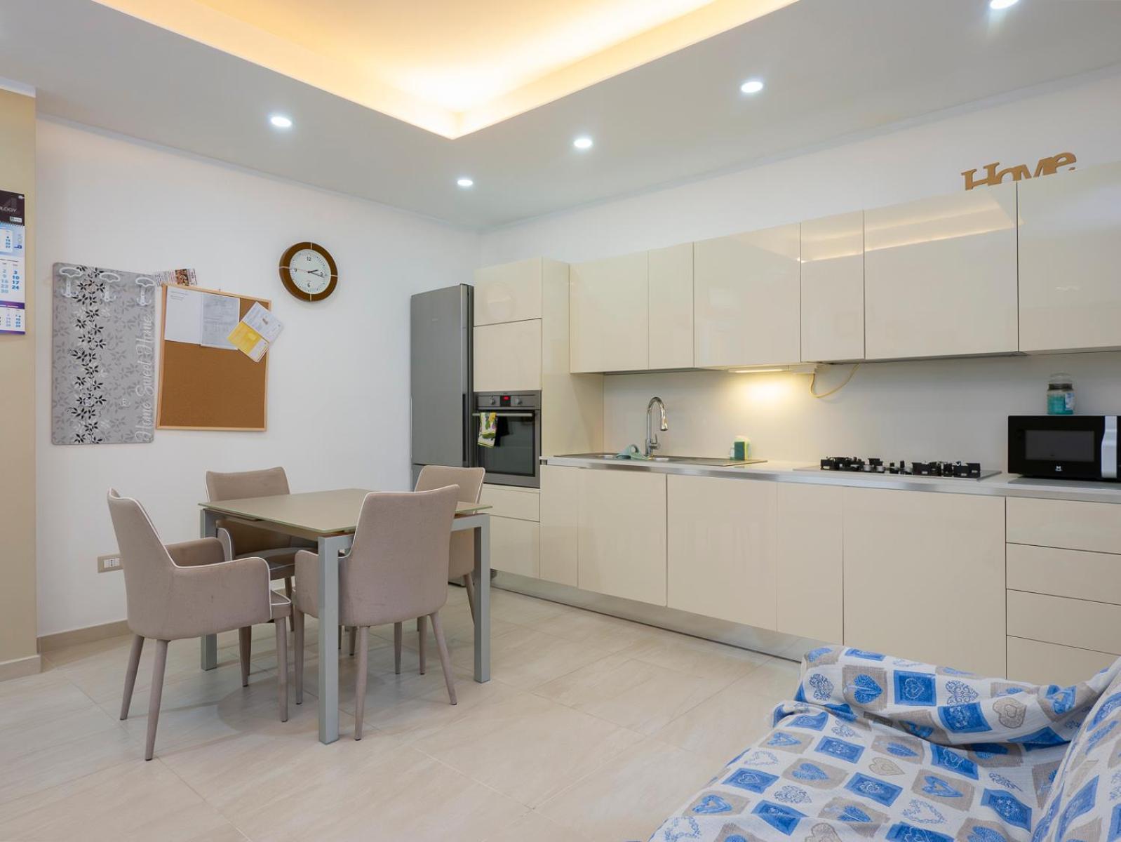 I Host Apartment - Della Torre 9