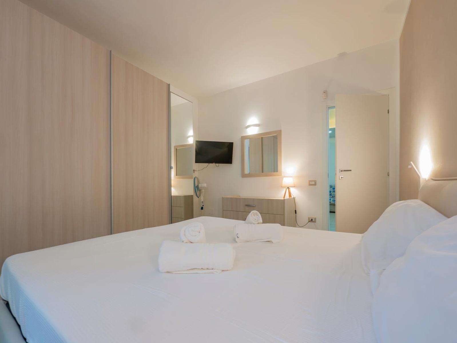 I Host Apartment - Della Torre 9