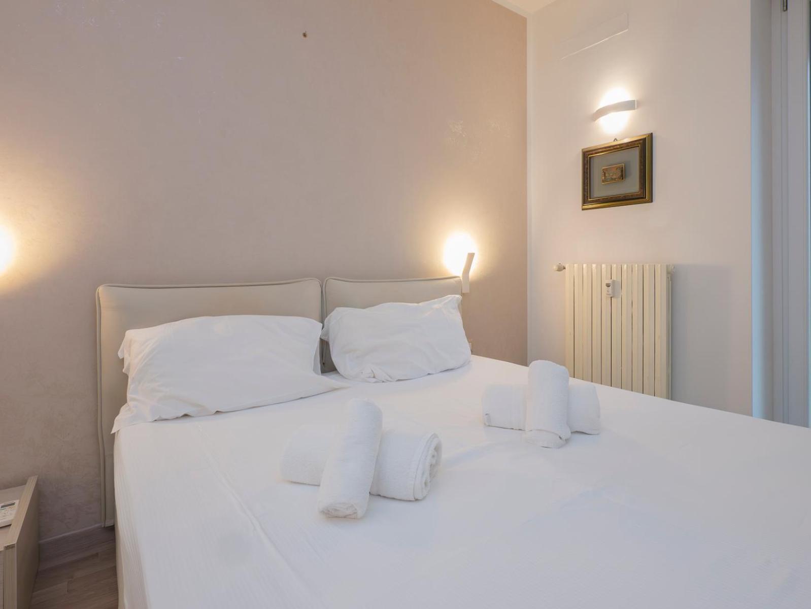 I Host Apartment - Della Torre 9