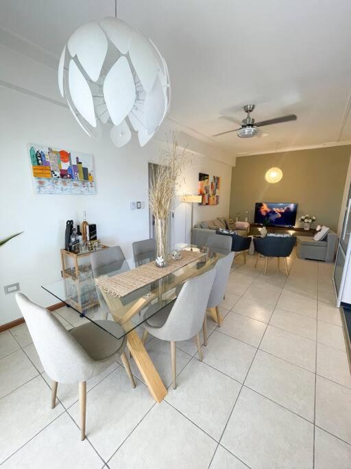 Amplio apartamento con vista hermosa en Corrientes
