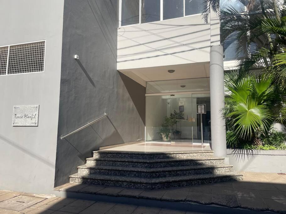 Amplio apartamento con vista hermosa en Corrientes