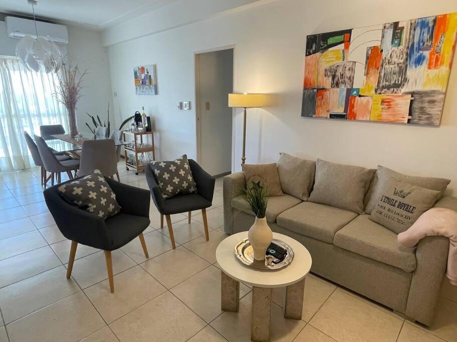 Amplio apartamento con vista hermosa en Corrientes