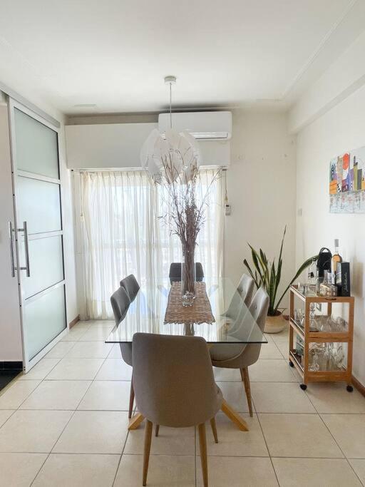 Amplio apartamento con vista hermosa en Corrientes