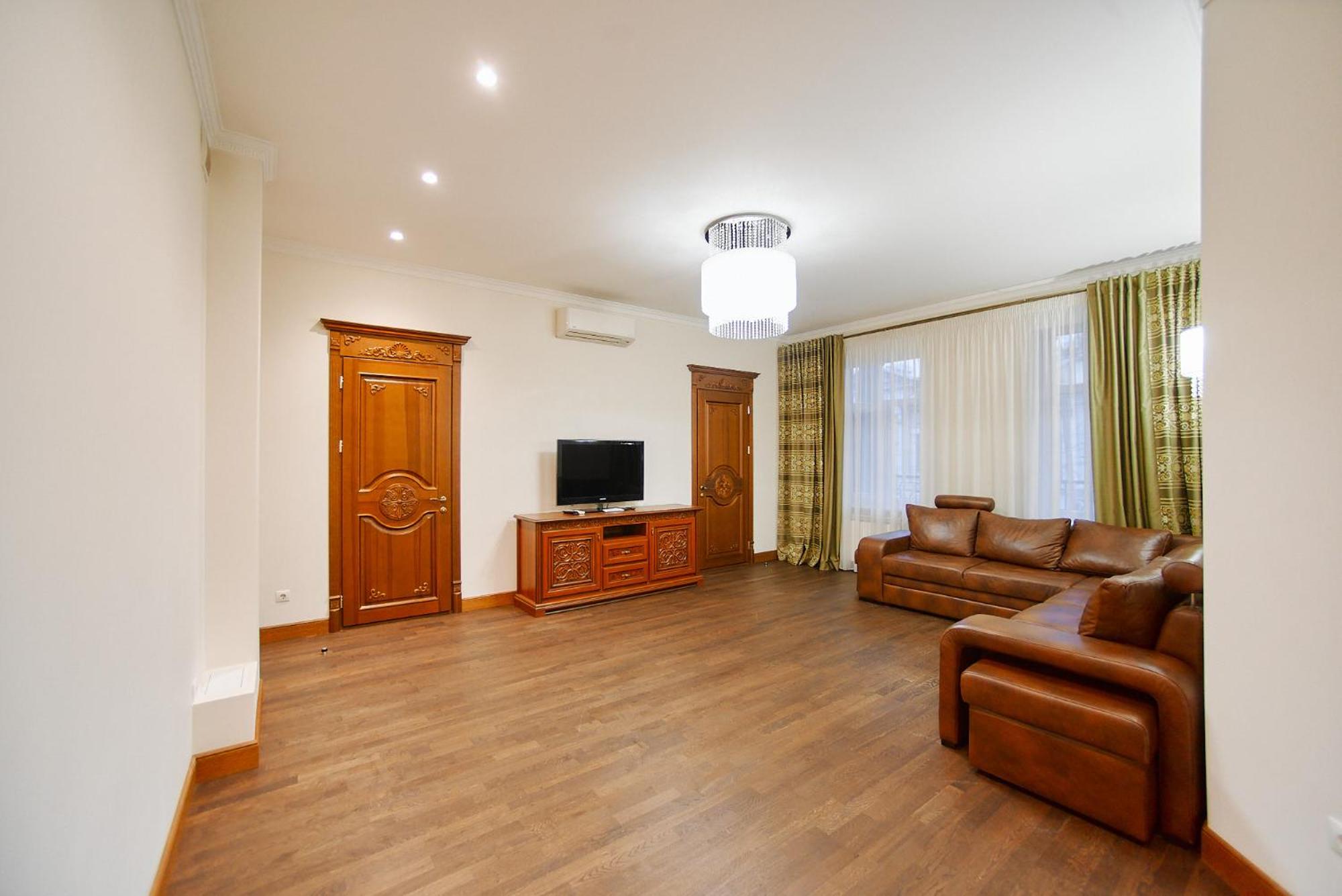 City Centre 2 bedroom Business Apartment view 5