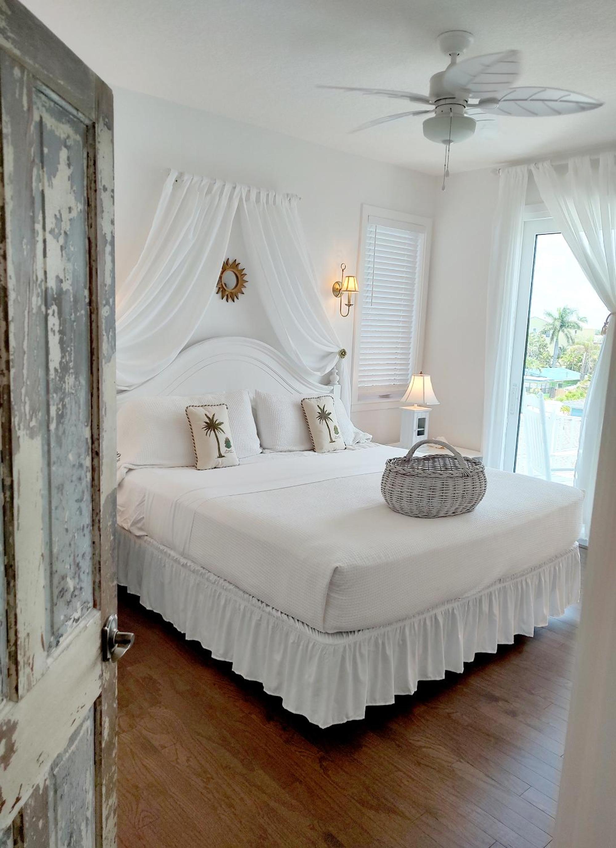 Bungalow Beach Resort