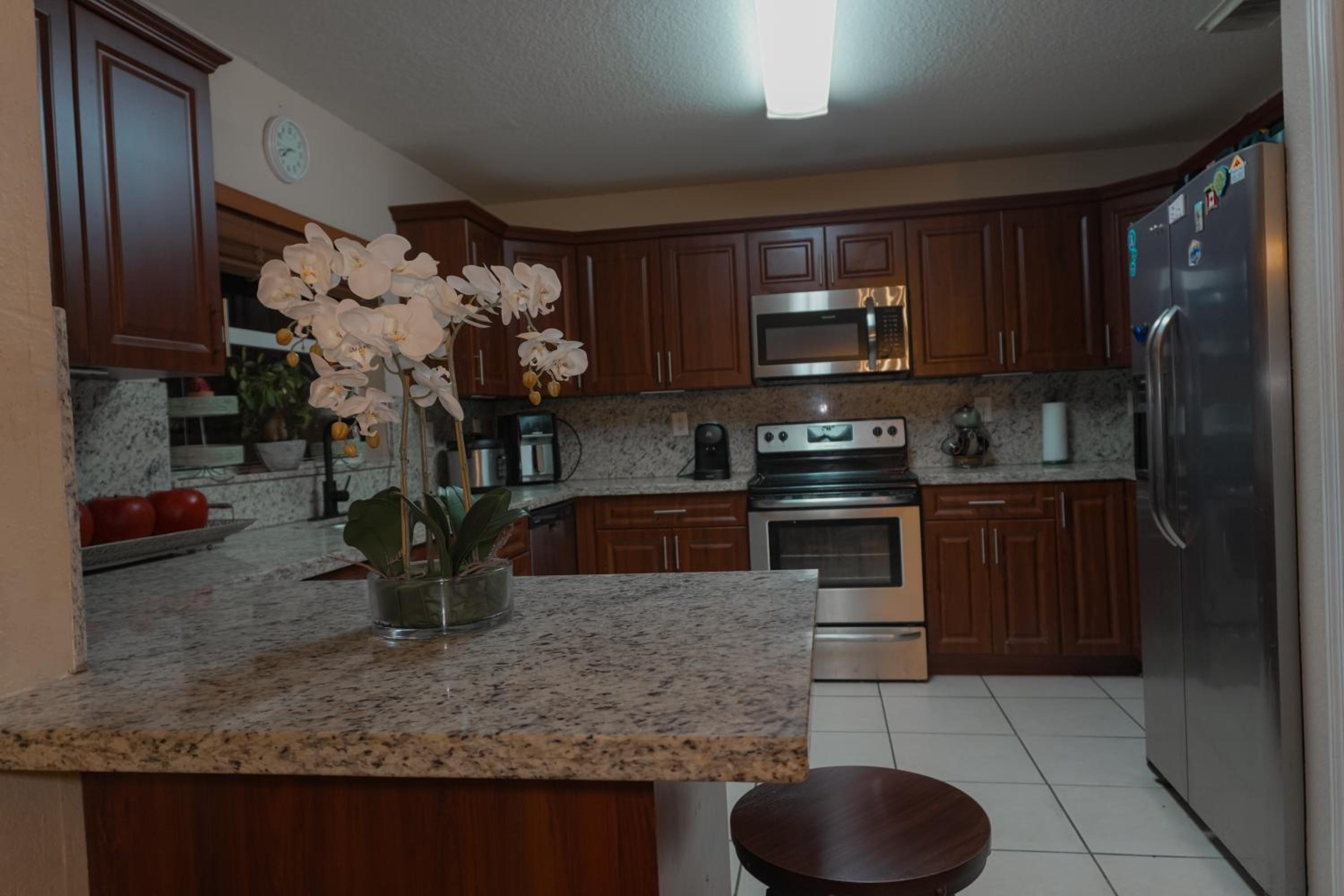 The Miamiville - Hidden Gem with Free Parking