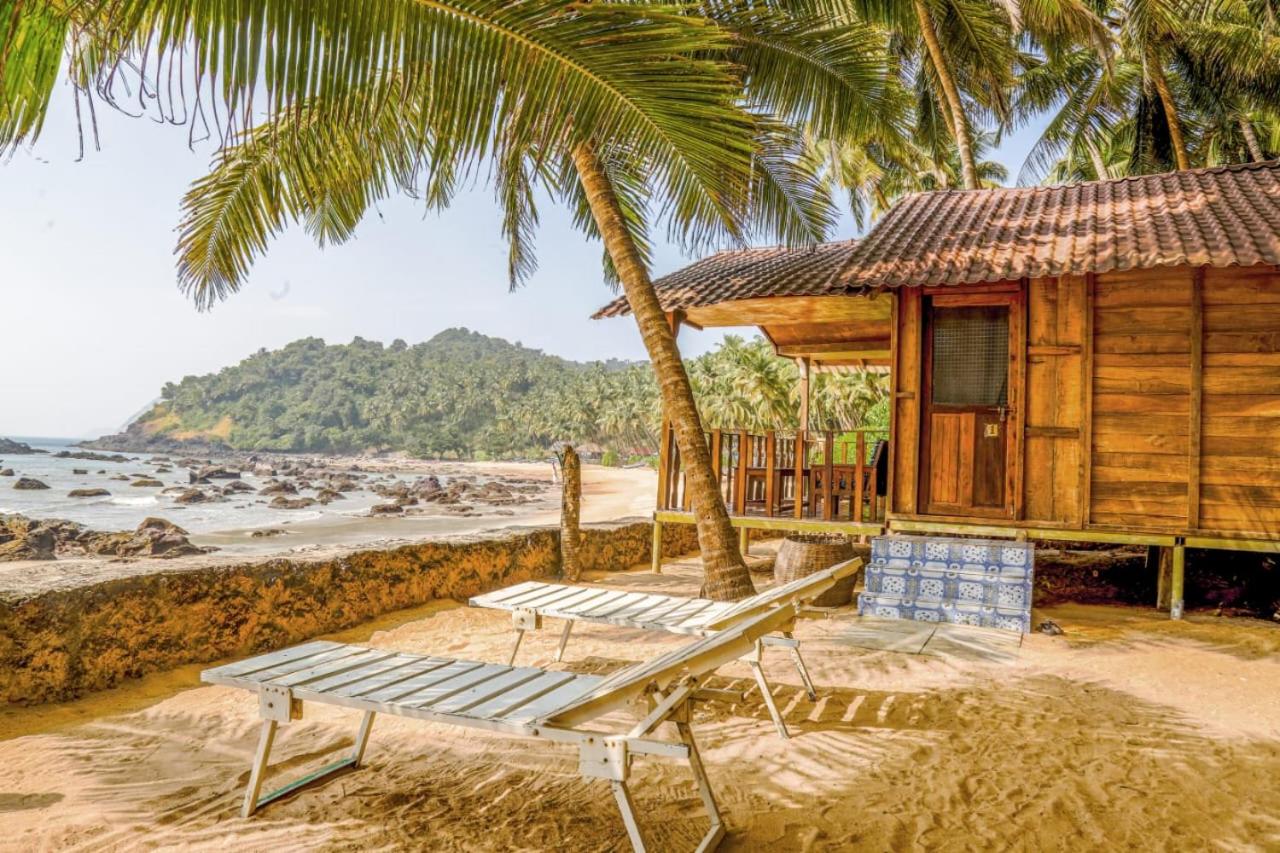 Sea Front Cottage Little Khola view 4