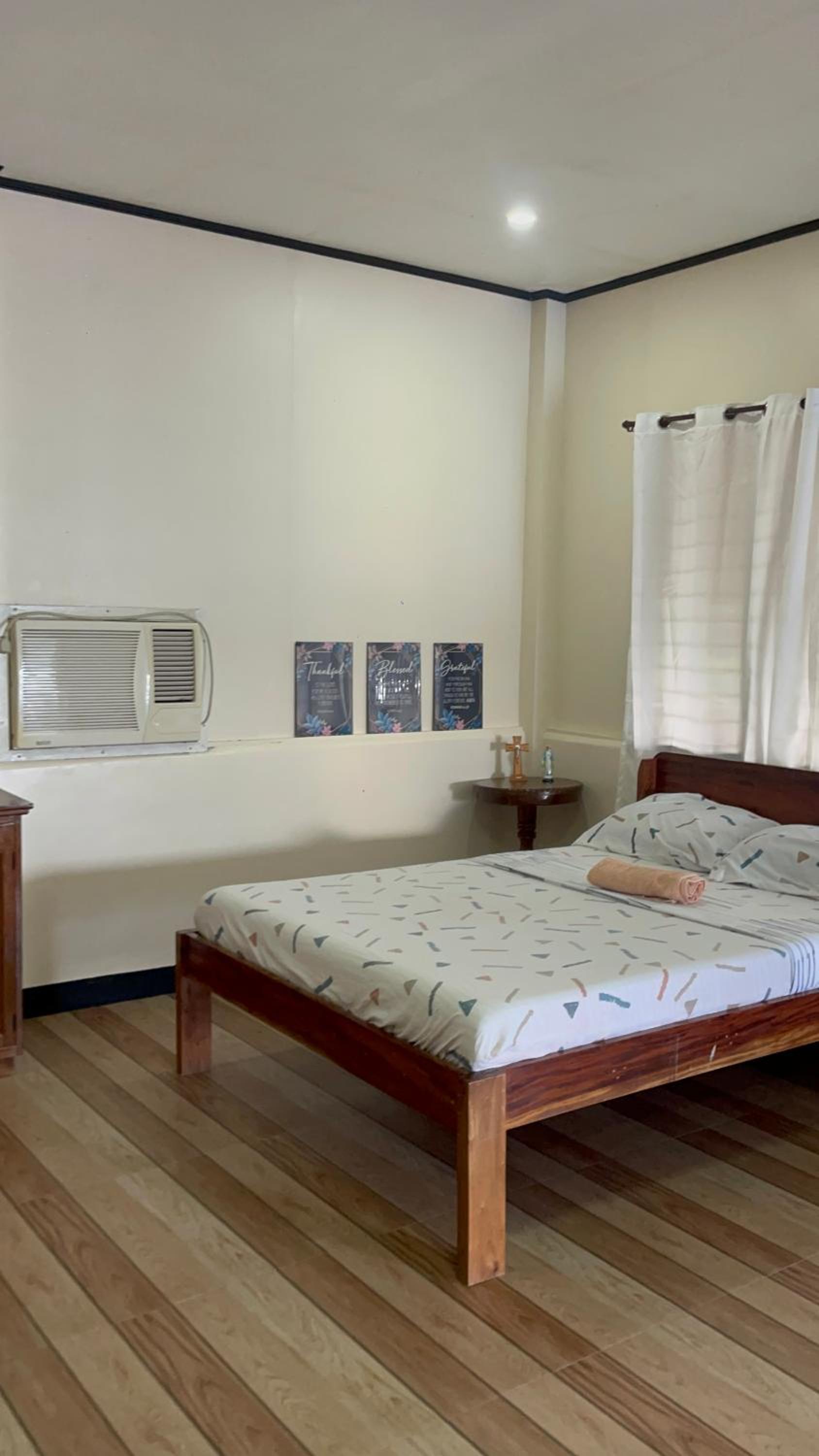 Maria Kulafu Kubo House 1 BIG BEDROOM with Wifi view 3