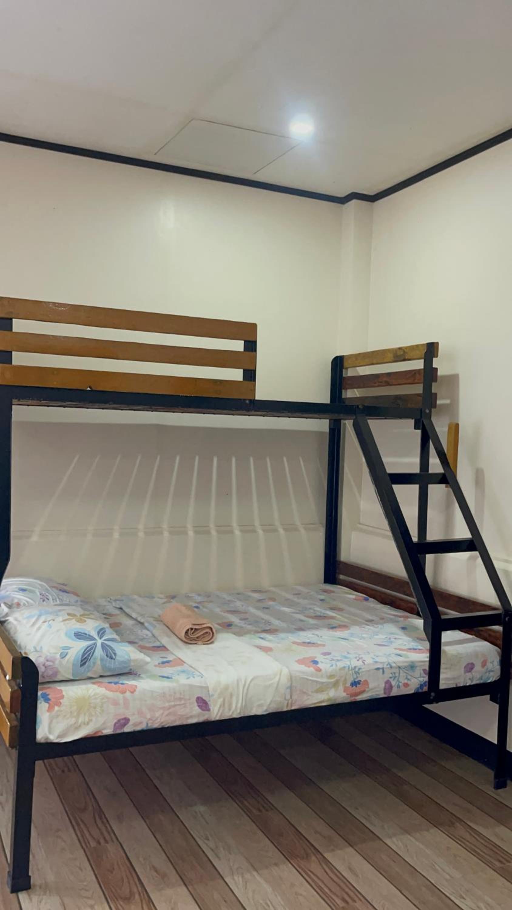 Maria Kulafu Kubo House 1 BIG BEDROOM with Wifi view 4