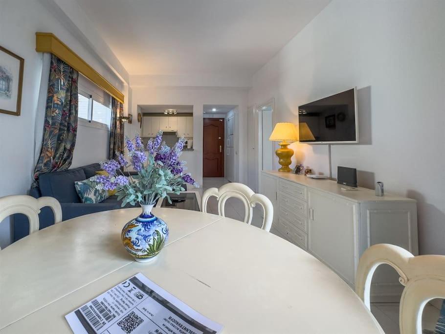 Skol 252C Cozy apartment next to the sea in Marbella center view 3
