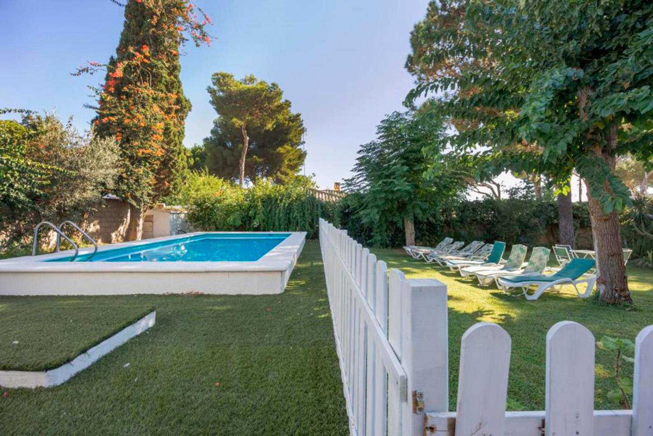 Villa Sahya Ideal Familias 9 pax view 4