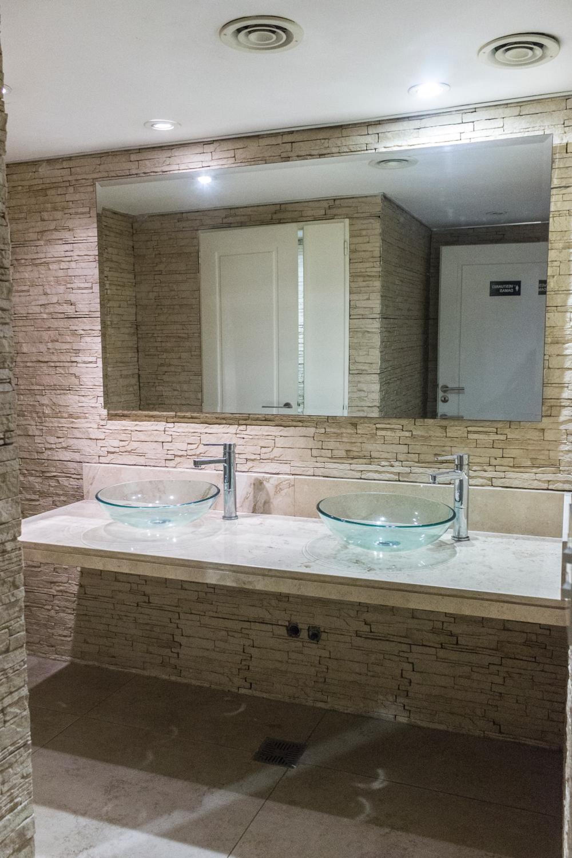 AAA PALERMO EXECUTIVE Suites