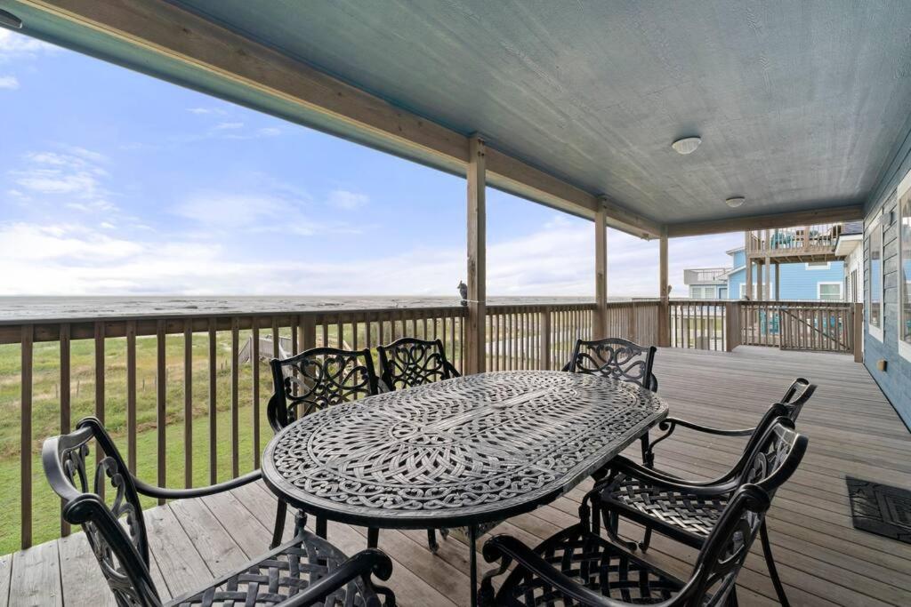 BeachFront Bliss-4BR-Million Dollar Views-Sleeps 8 view 4
