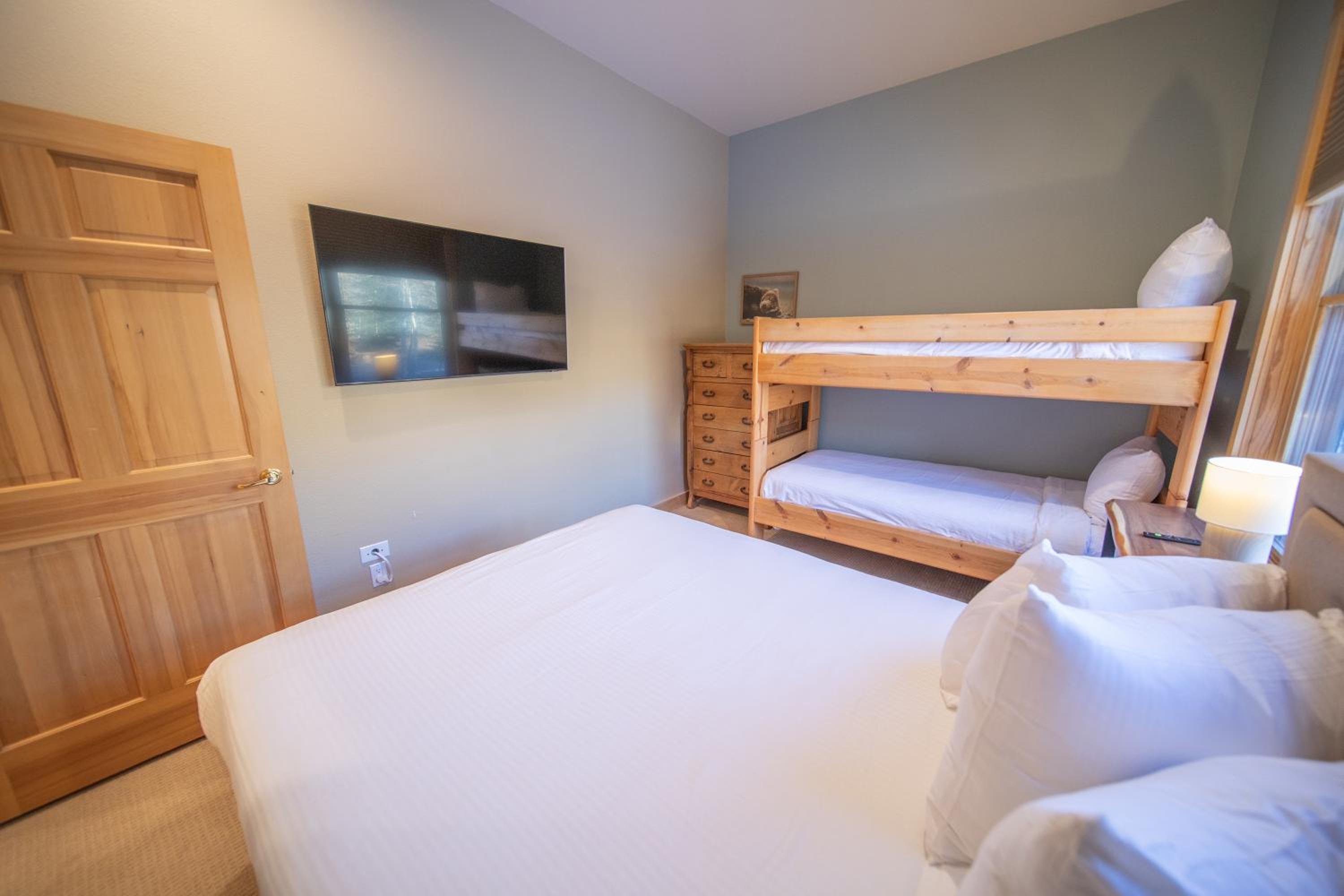 Mill Creek 201 by SummitCove Lodging