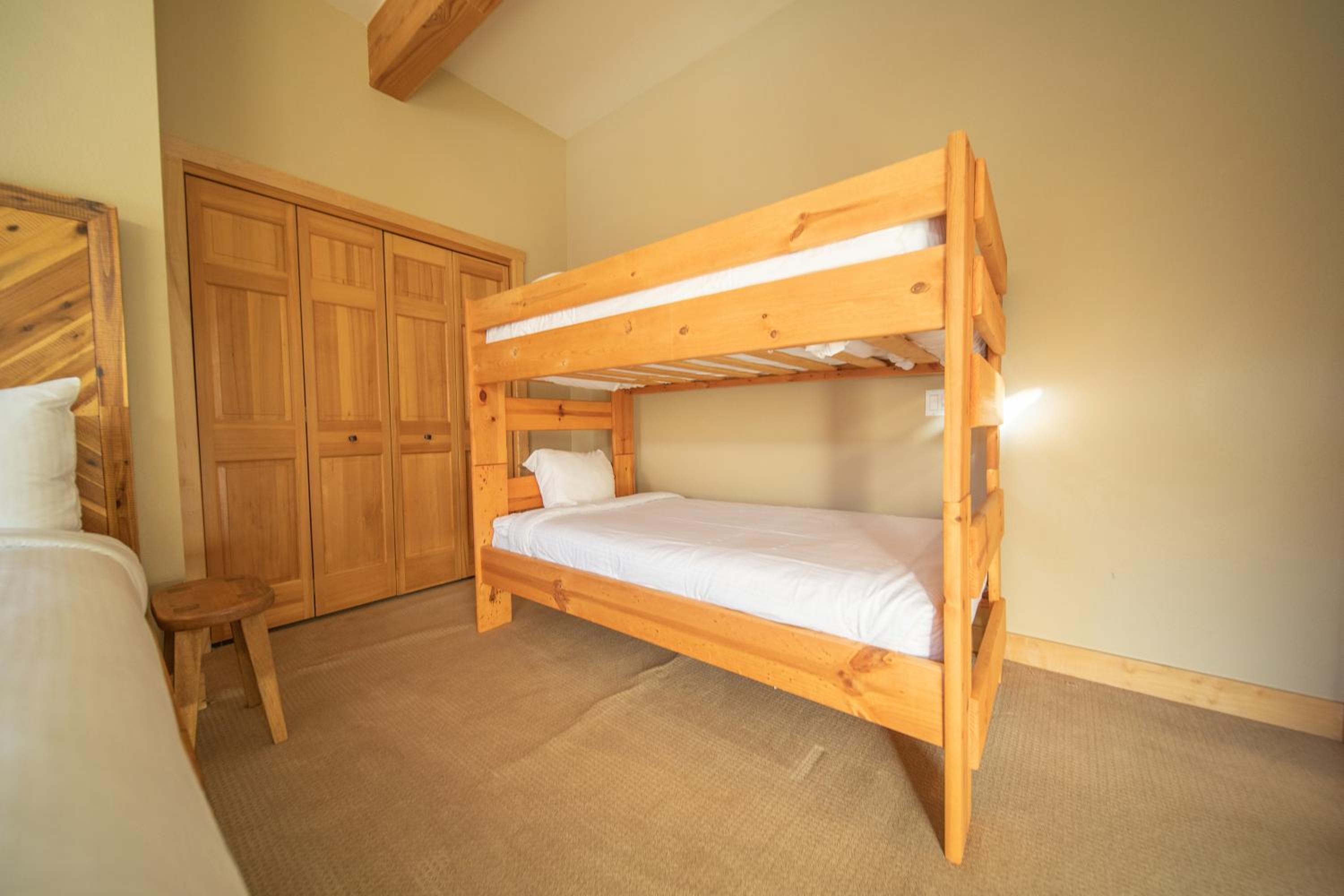 Mill Creek 201 by SummitCove Lodging