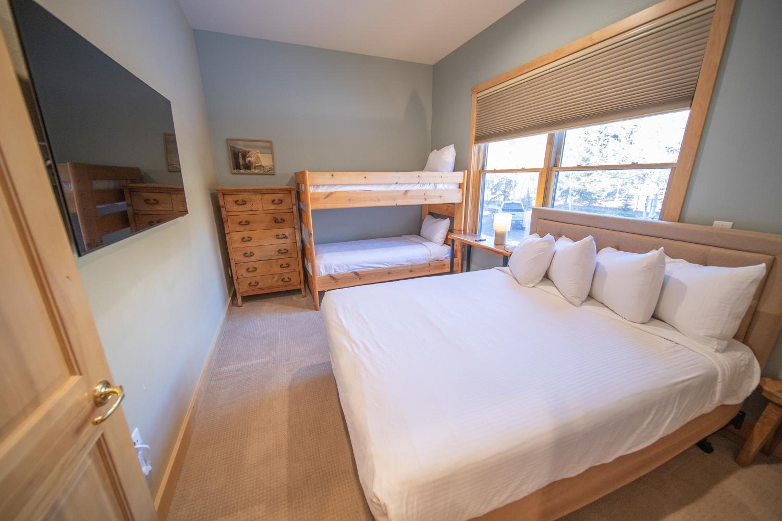 Mill Creek 201 by SummitCove Lodging