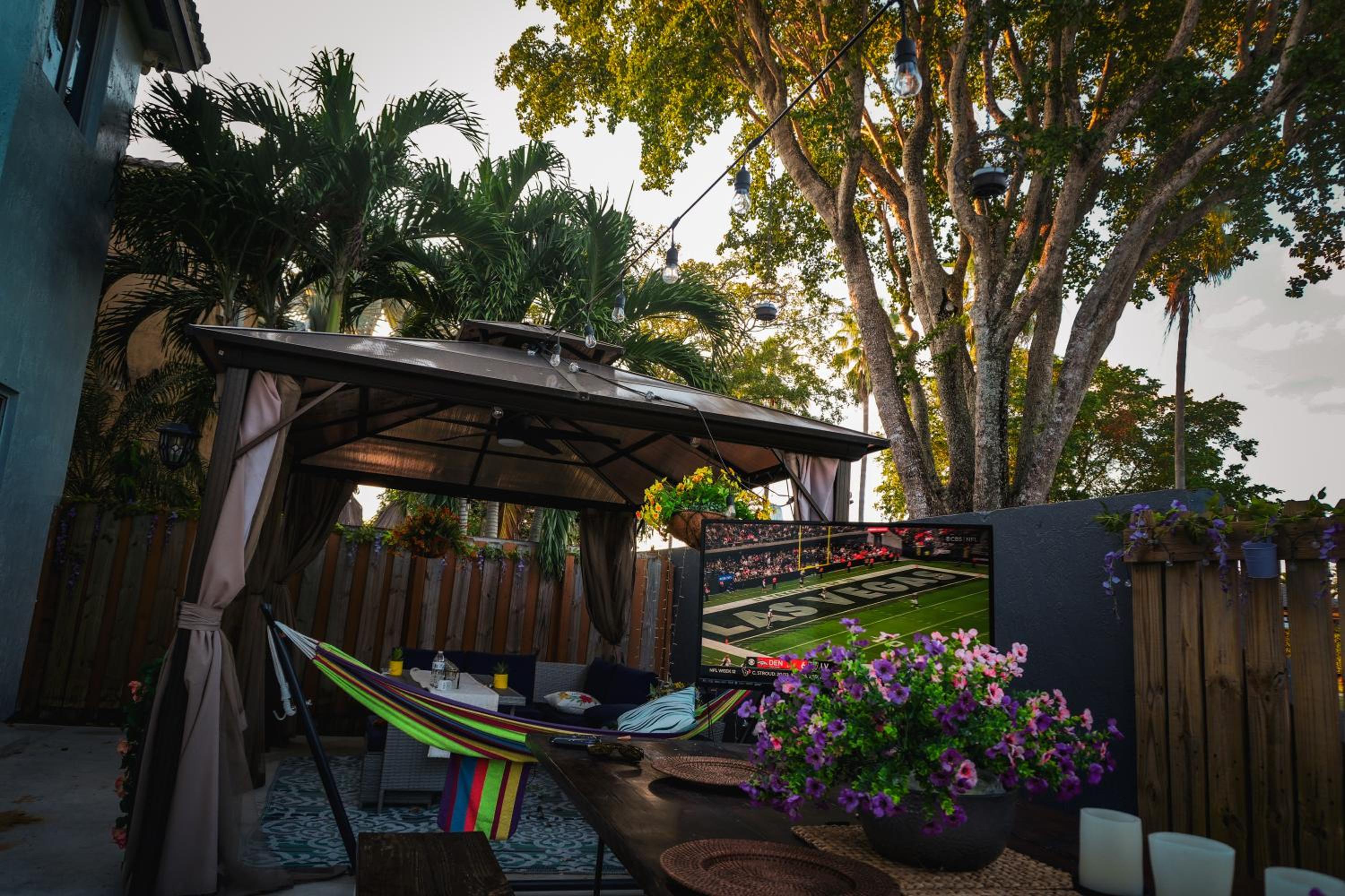 The Miamiville - Hidden Gem with Free Parking