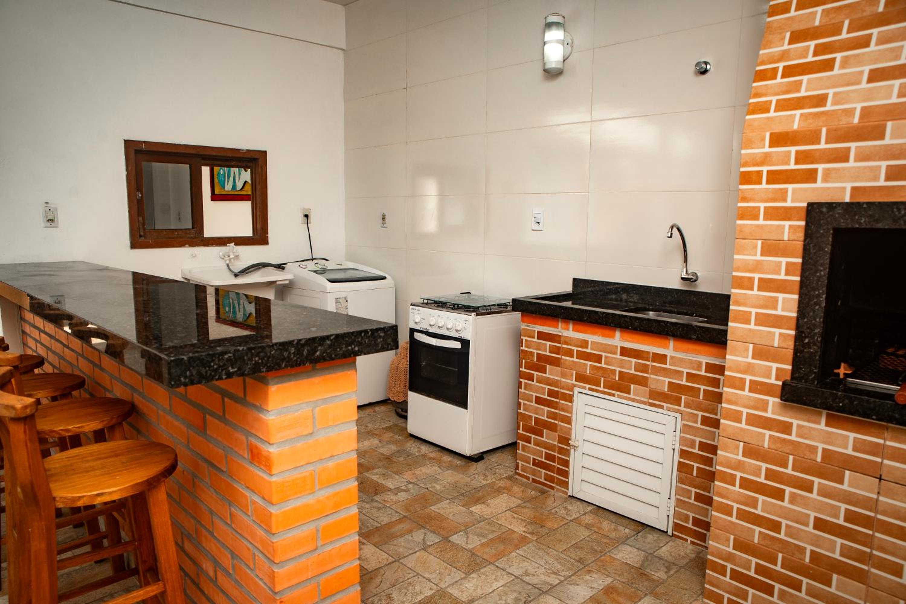 SUA CASA DE FÉRIAS 5 MINUTOS a pé do BETO CARRERO!