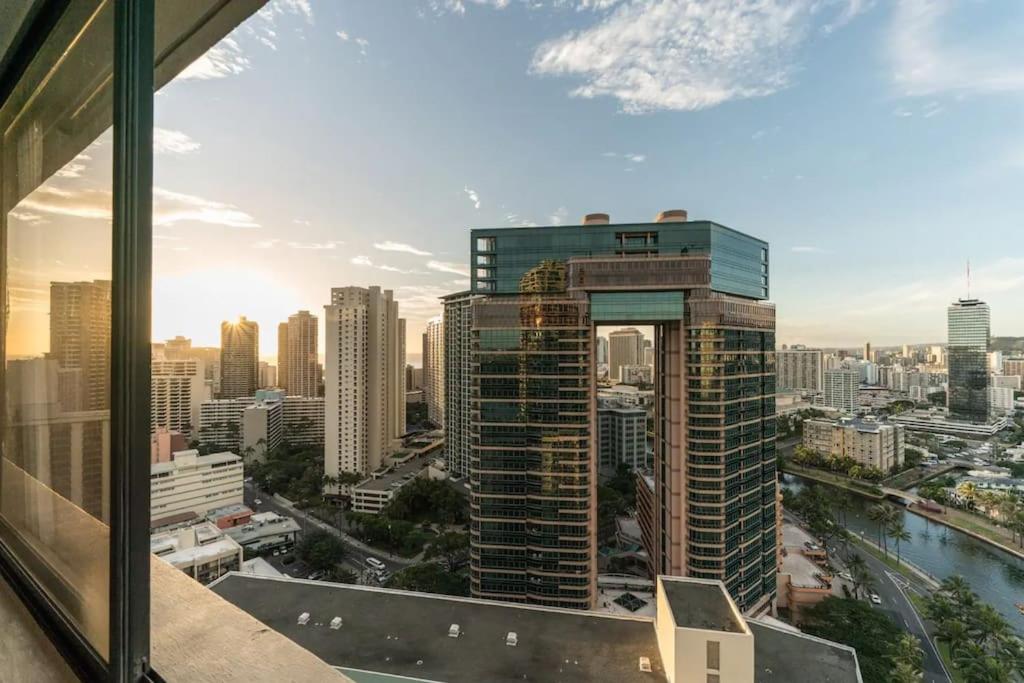 30th Fl King Bed View Studio view 3