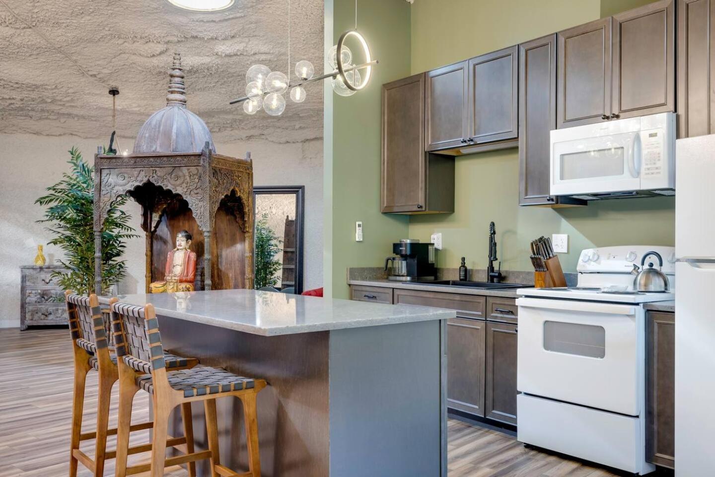 Adults Only - Secluded Mountainside Dome Retreat view 2