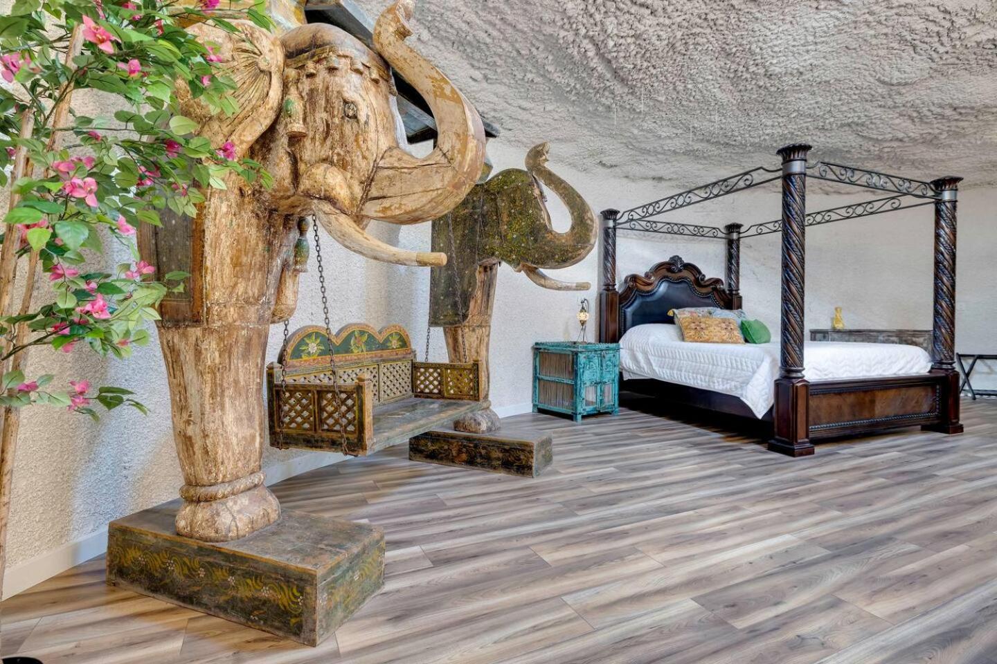 Adults Only - Secluded Mountainside Dome Retreat view 3