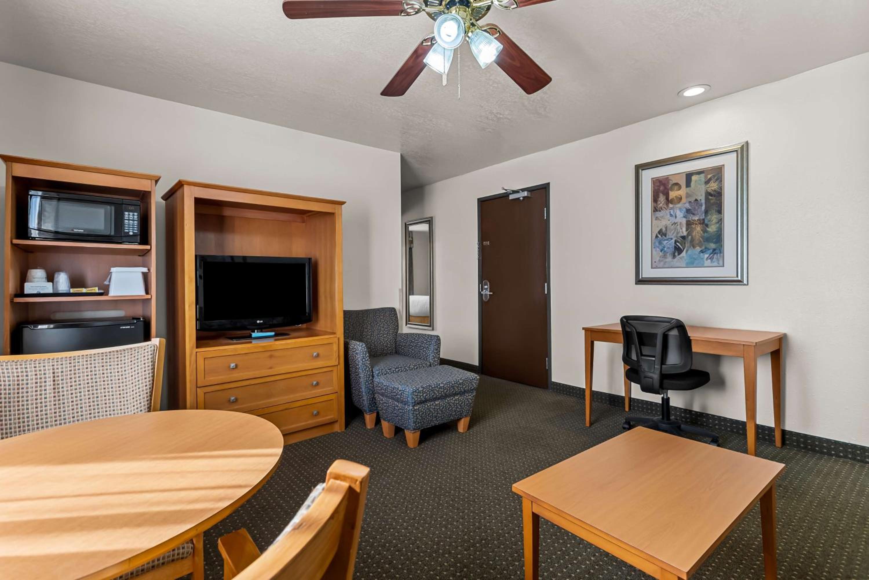 Socorro Vacations - Best Western Socorro Hotel  Suites - Property Image 4