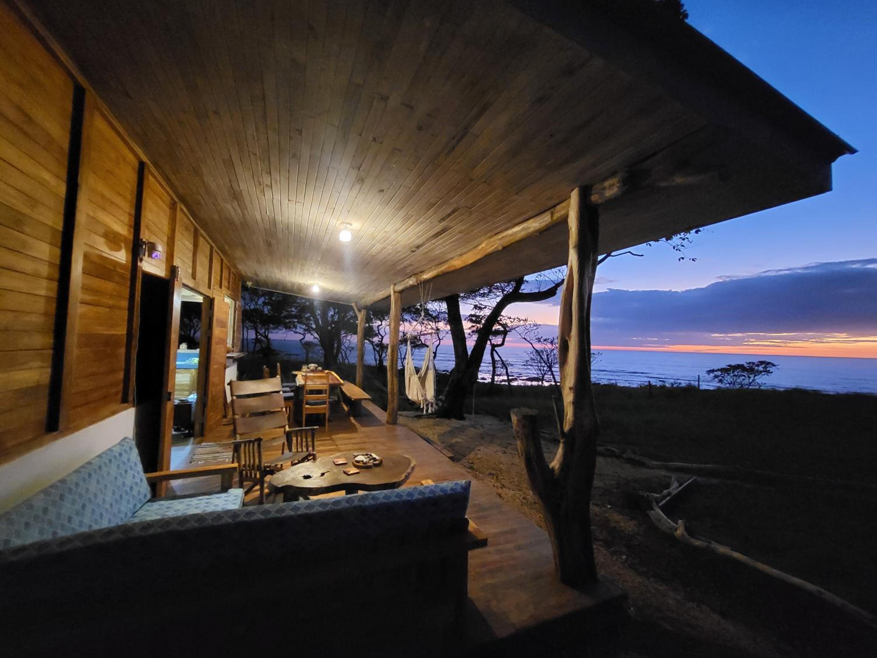 Casa Lagarto Beachfront