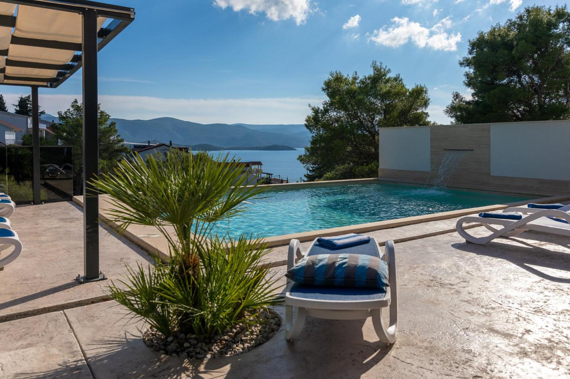 Villa Adria View Exklusive Villa am Meer mit Pool und BBQ für 8 Personen