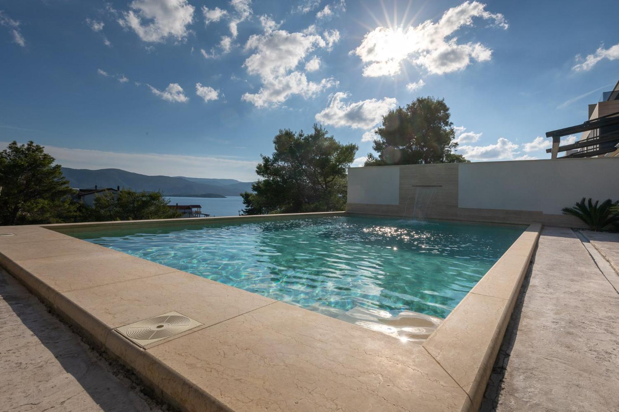 Villa Adria View Exklusive Villa am Meer mit Pool und BBQ für 8 Personen